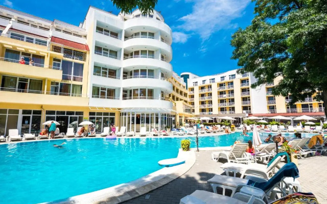 Sun Palace
