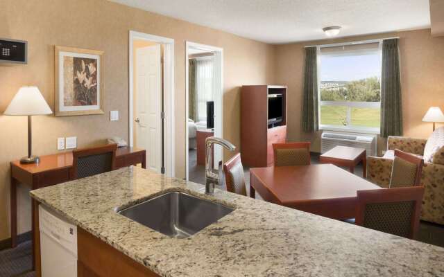 Days Inn & Suites by Wyndham Cochrane