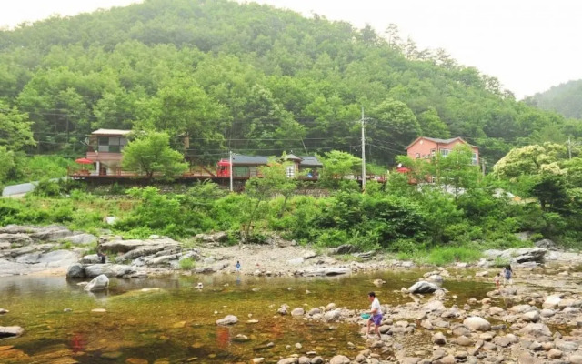 Yangyang Beopsusanjang Pension