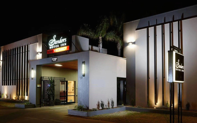 Sandors Motor Inn