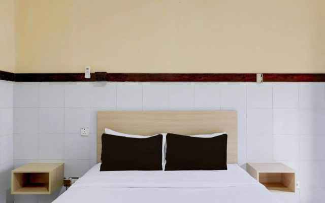 Townhouse Oak Legian Near Legian Beach Formerly Sayang Maha Merta – Guest Rooms – Kuta
