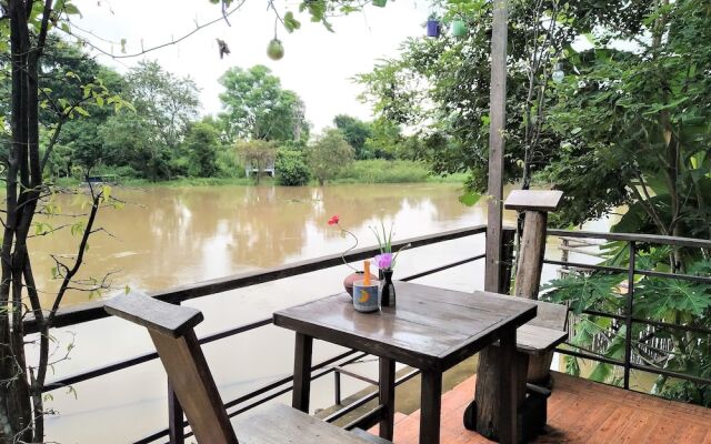 Ausgust Riverside Resort