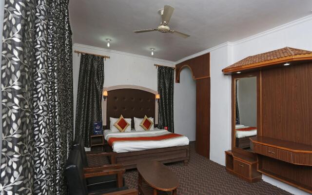 OYO 4487 Hotel Al Azra