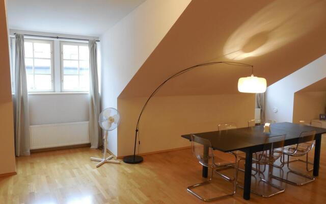 Bredovský dvůr Apartment