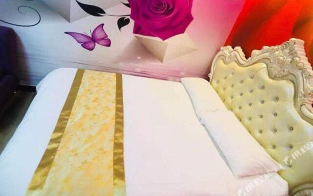 Super 8 Preferred Hotel (Beijing Lize Business District Caihuying Subway Station)