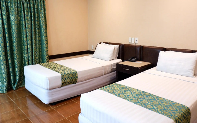 Holiday Spa Hotel