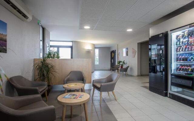 B&B Hotel ORANGE - Echangeur A7 A9