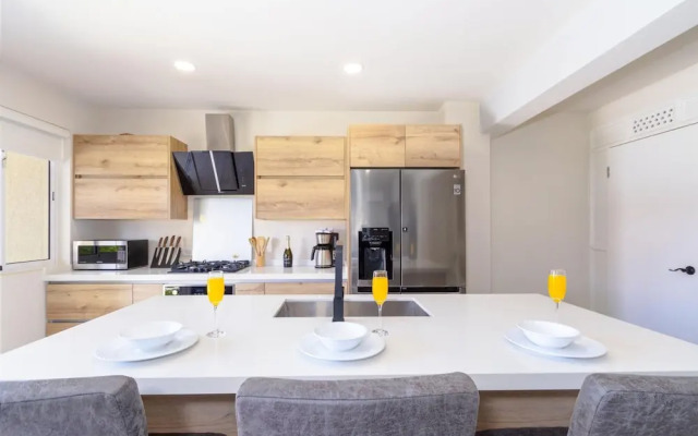 2br2 5BA Townhome - Fullyequipped - Pool - Parking