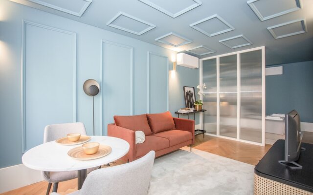 Liiiving - Ribeira Design Apartment