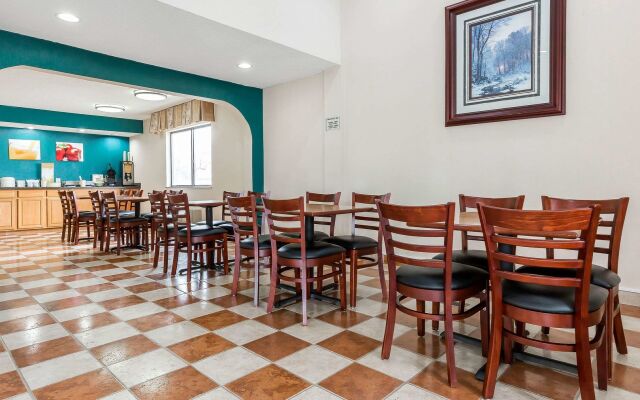 Quality Inn & Suites Bloomington University Area