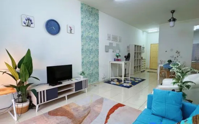 Sri Ixora Kajang | Spacious 3BR w/ Full A/C – Guest Rooms – Kajang