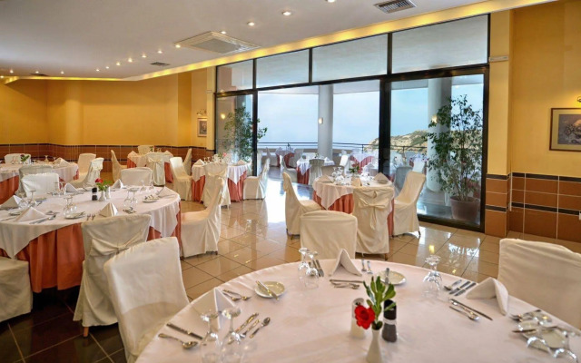 Athina Palace Resort & Spa