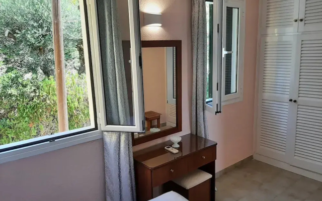 Amazing Apartment in Mpenitses With Terrace