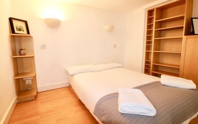 HFS Studio Next To Hydepark L15