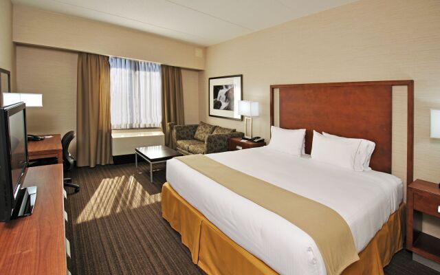 Holiday Inn Express & Suites Vaughan-Southwest