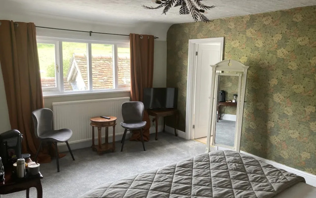 Tottington Manor