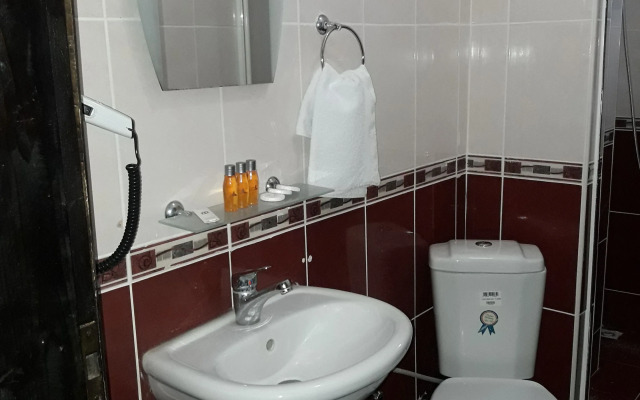 Efua Hotel