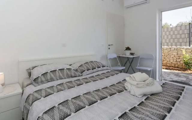 Elegant Oasis Vinisce Villa With Pool