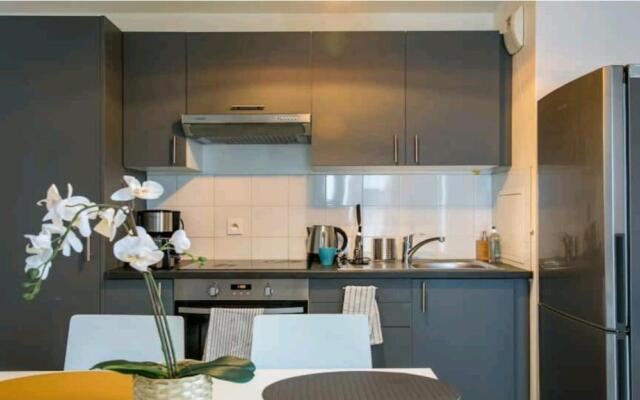 Luxury Apartment near Paris la Défense with secured Parking