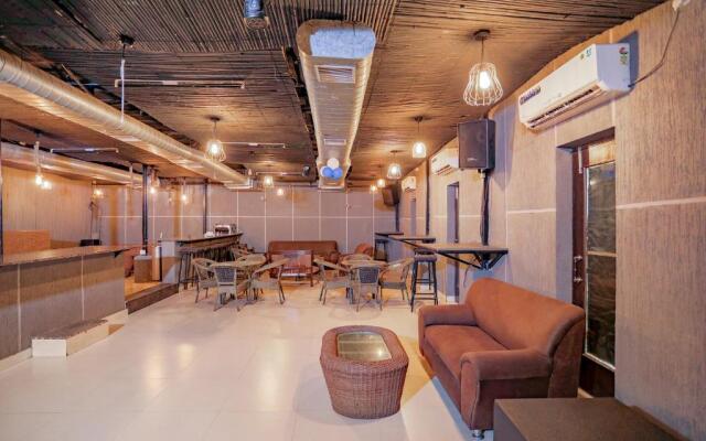 Fabhotel Traika Inn