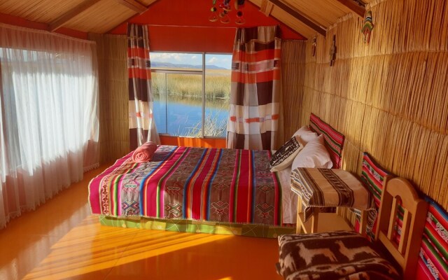 Uros Lupaka Lodge Hotel