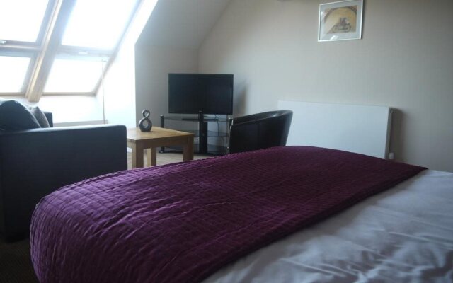 Boathouse Hotel