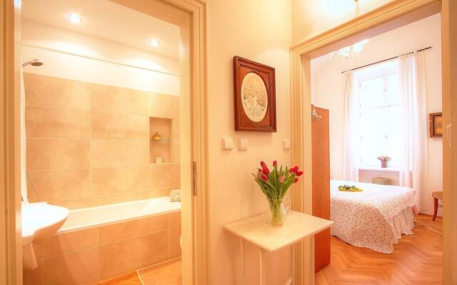 Botanical garden apartment