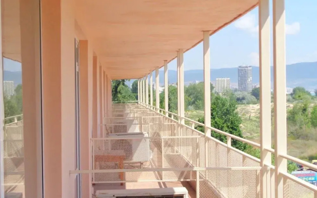 Meta Beach Budjet Hotel