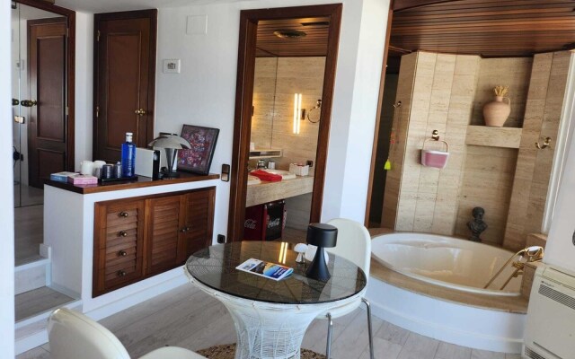 Solo Atico Guest Suites