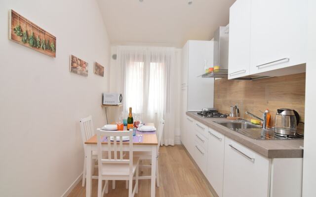 Calle Zan 1585B