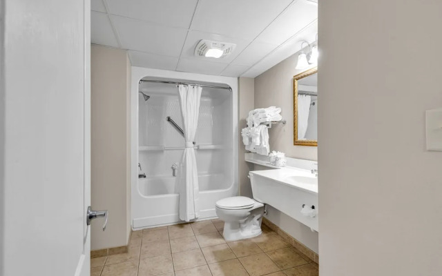 Breathtaking 2BR w Oceanview