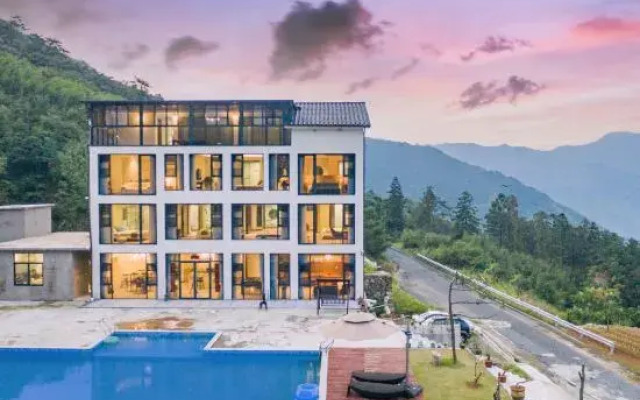 Liangliang Shenxi Mountain View Homestay