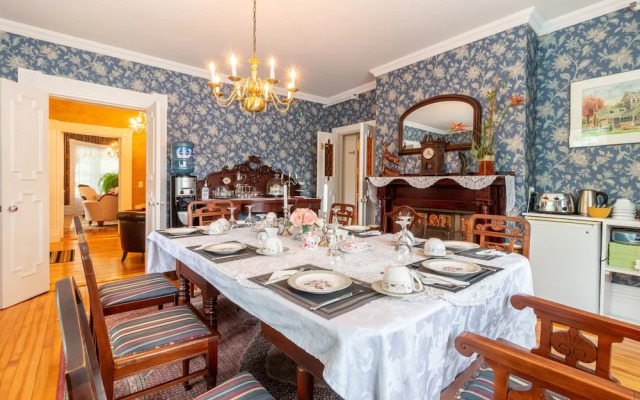 The Dawson House Bed & Breakfast