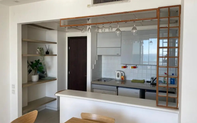 Panoramic Seaview Balcony Escape by Sea N Rent