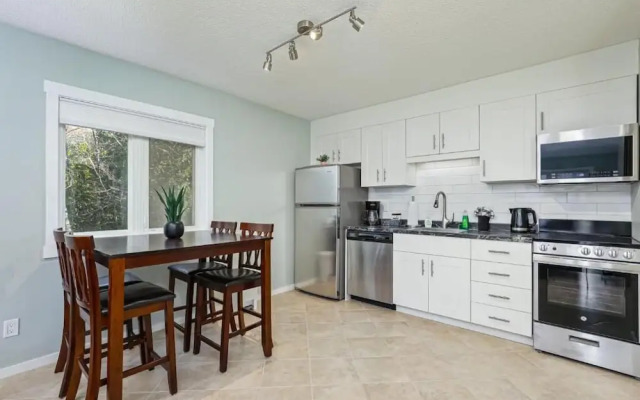 The Alpine - Central Collingwood Condo