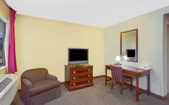 Baymont By Wyndham Coalinga