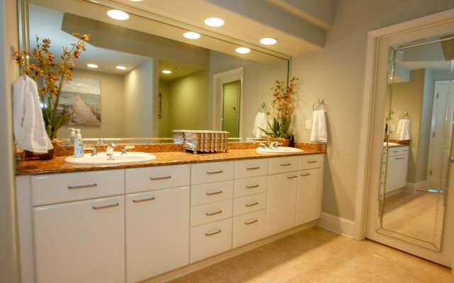 Unit with Wraparound Balcony - Crb0315