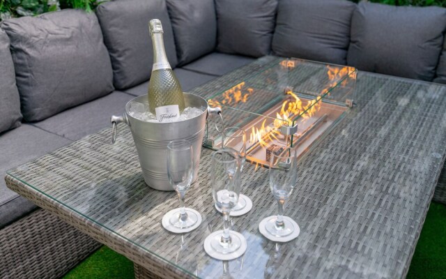 Luxury Georgian City Retreat - Hot Tub - Patio