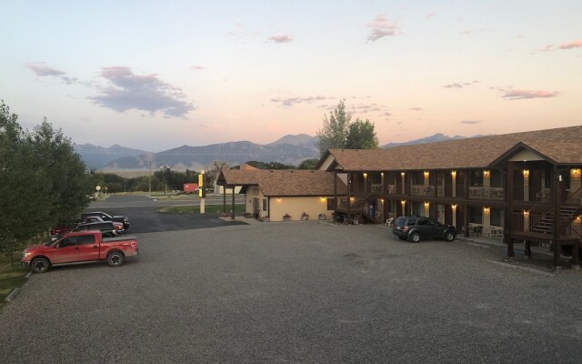 Fan Mountain Inn