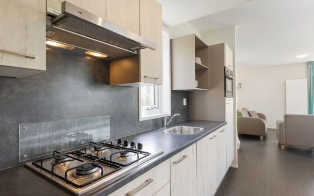Modern Lodge With two Bathrooms, Near the Beach