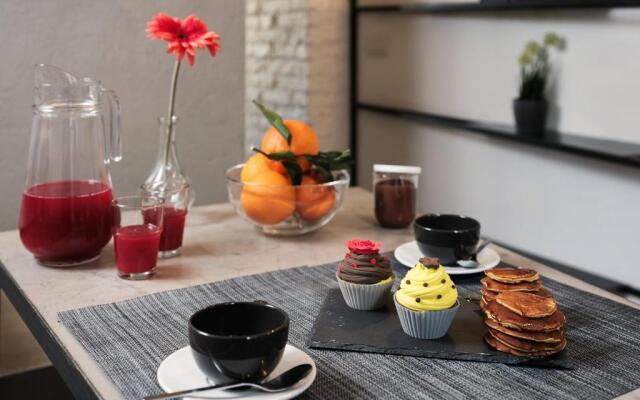 Studio04! - Long Term And Business Studio (Adults Only)