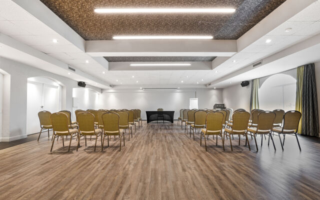 Rodeway Inn & Suites