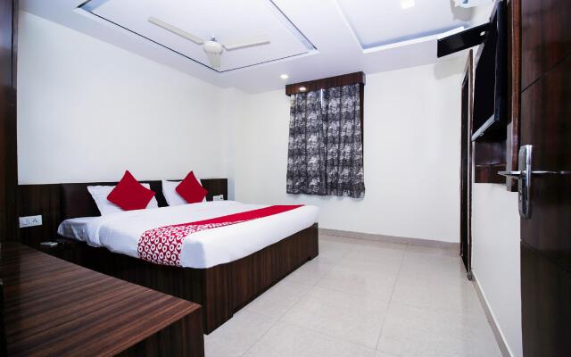 OYO 15424 Hotel Galaxy Palace
