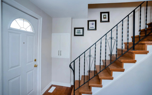 Cute 2-story, 2-bdrm Loft, Mins to Beach and Lake