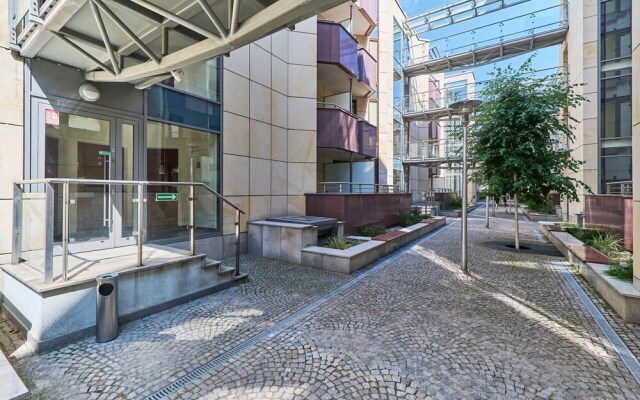Modern Apartments Krawiecka by Renters
