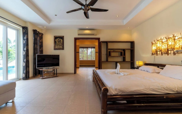 Tropical Luxury 4BR Pool Villa w Game Area