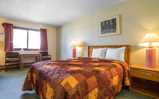 Rodeway Inn Billings Logan Intl Airport, Near St. Vincent Hospital