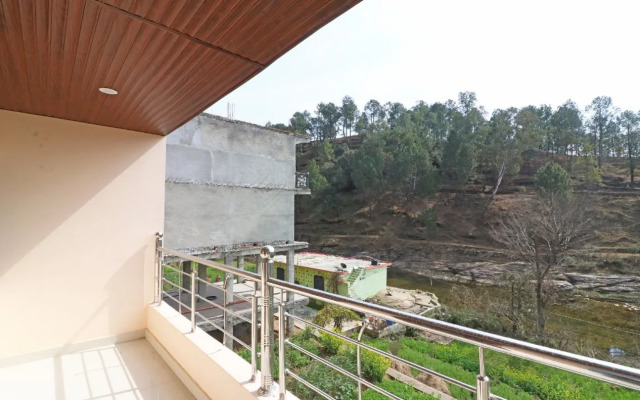 S.J Hotel's by OYO Rooms