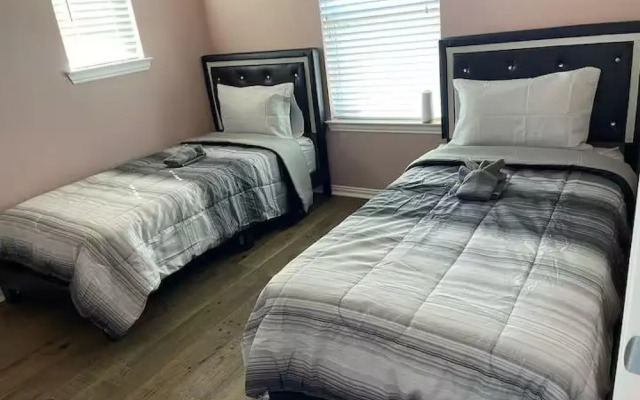 Luxury Stay - Near Houston Airport