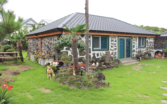 Jeju Lodem Unshared House Pension